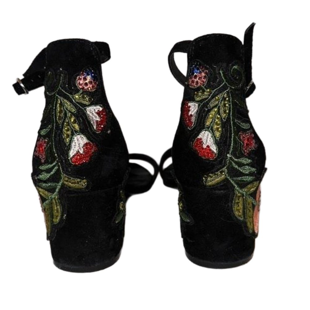 Steve Madden Inca Black Suede with Embroidered Flowers Heels Size 7 - EUC
